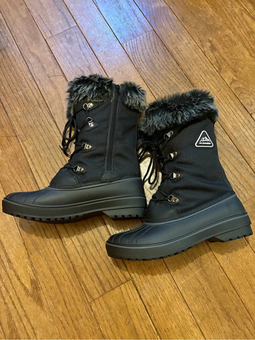 Aleader Women's Size 10 Black Insulated Winter Boots with Faux Fur Collar